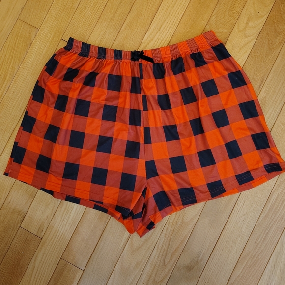 *5 for $20* Plaid pajama shorts - Picture 2 of 3